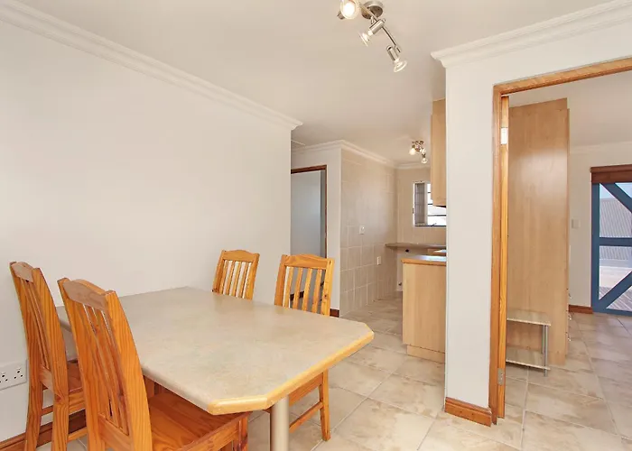Oyster Retreat By Hostagents
